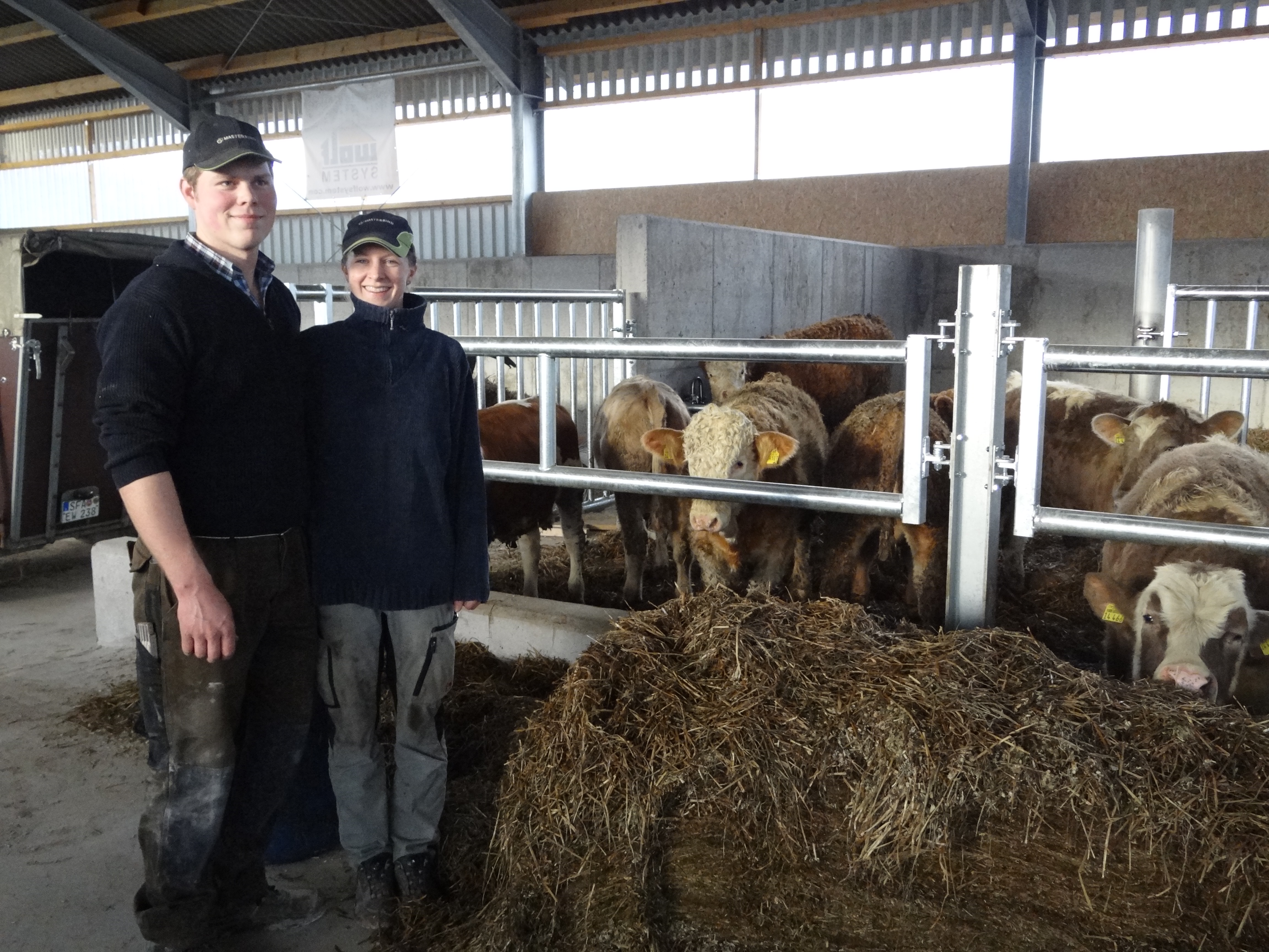 Jens uns Maren Wortmann im neuen Bullenstall